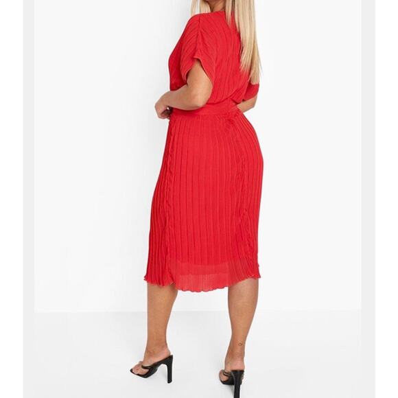 Boohoo NWT Red Pleated V-Neck Cocktail Dress Size 12 - Picture 3 of 9